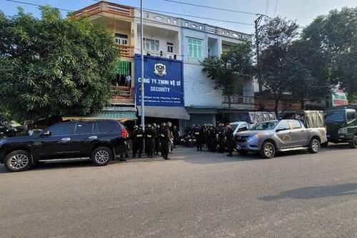 Thu hồi giấy phép công ty vệ sĩ dẹp đường cho đám cưới