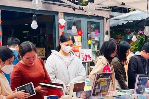Trí tuệ nhân tạo hỗ trợ sáng tác văn học