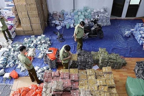 Săn hàng livestream xả kho dịp cuối năm, cẩn thận 'ăn trái đắng'