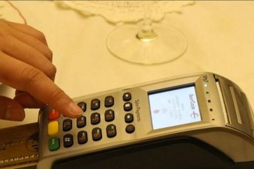 Cho thuê máy POS, chiếm đoạt luôn tiền tỷ mang đi đầu tư chứng khoán