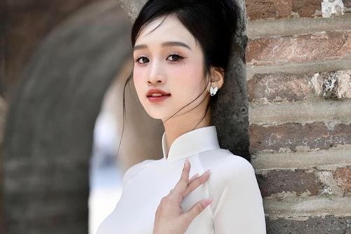 Cô gái 19 tuổi đăng quang Hoa hậu Sinh viên Việt Nam