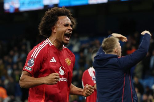 Zirkzee khiến fan Man City nổi nóng