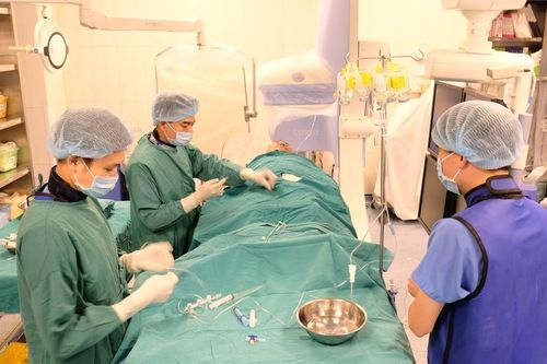 Giải quyết tình trạng thiếu hụt nhân lực y tế