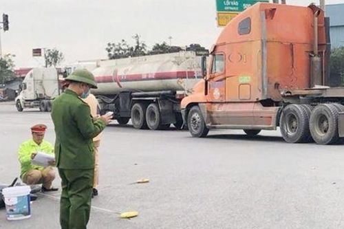 Tai nạn giao thông mới nhất 16/12/2024: mẹ và con trai 10 tuổi tử vong