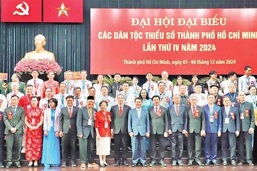 Đồng bào dân tộc thiểu số đồng hành xây dựng và phát triển thành phố