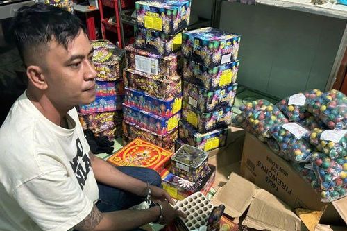 Tạm giữ đối tượng tàng trữ, mua bán trái phép hơn 287kg pháo nổ