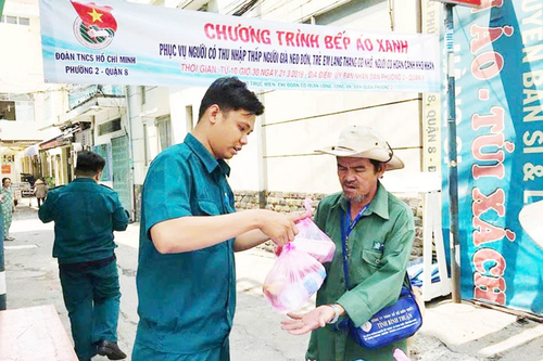 Lan tỏa nét đẹp chiến sĩ 'sao vuông'