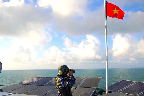 Sắt son tấm lòng biển đảo - Bài 1: Những 'đóa sen' trên mặt biển