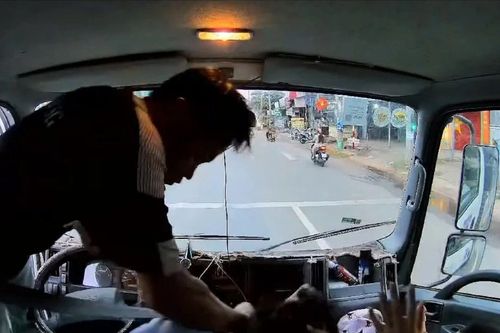 Công an tỉnh Bình Phước chỉ đạo 'nóng' vụ tài xế xe tải bị chặn đường đánh dã man