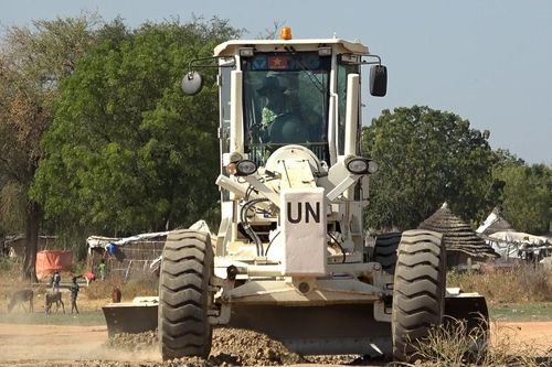Lính mũ nồi xanh Việt Nam giúp người dân Abyei cải thiện cuộc sống