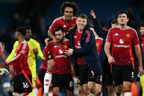 Man City bại trận theo cách khó tin trước Man United