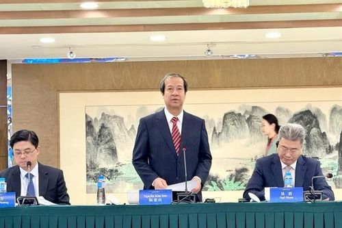 Nóng trong tuần: Đánh giá XHH biên soạn SGK; thúc đẩy hợp tác GD Việt - Trung