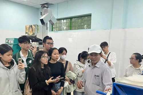 Giữ sinh viên ở lại với nghề