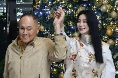 Phạm Băng Băng xuất hiện lộng lẫy, vướng nghi vấn hẹn hò với tỷ phú U90