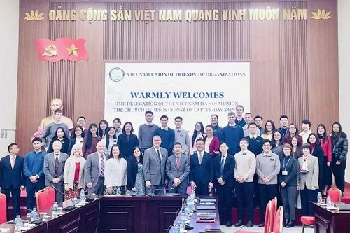 Tình nguyện viên Giáo hội Mặc Môn giao lưu nhân dân tại Việt Nam