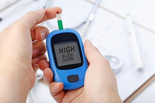 Bệnh tiểu đường ngày càng trẻ hóa, bác sĩ tiết lộ dấu hiệu '3 tăng 1 giảm'