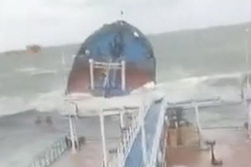 Hai tàu chở dầu Nga gặp nạn ở Biển Đen, Tổng thống Putin ra chỉ đạo khẩn