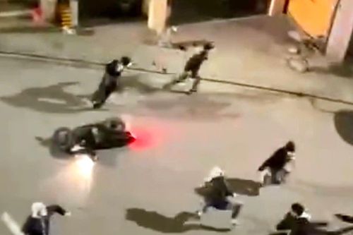Xác minh nhóm thanh niên hỗn chiến, đập phá xe máy trong đêm ở Hạ Long