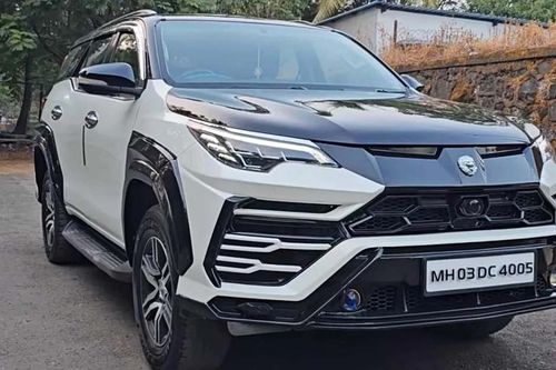 Xe Toyota Fortuner được hô biến thành Lamborghini Urus cực ngầu