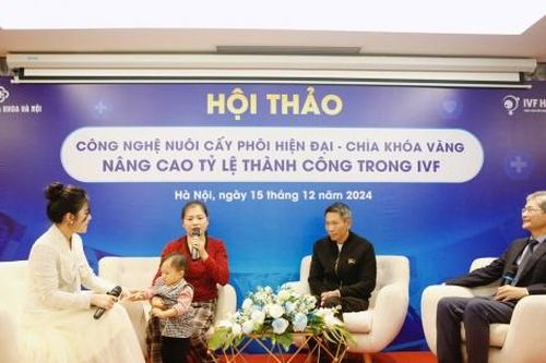 Hành trình 10 năm đi 'tìm con' của cặp vợ chồng hiếm muộn