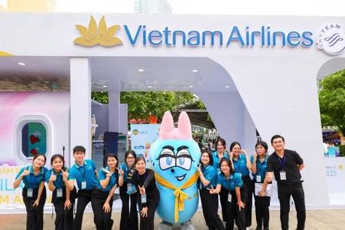 Vietnam Airlines Festa bùng nổ tại HOZO Super Fest 2024