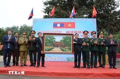 Giao lưu quốc phòng 2 tỉnh Thanh Hóa- Hủa Phăn