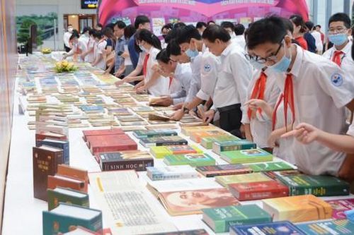 Định hướng nghề nghiệp trong từng trang sách