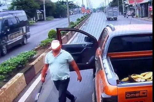 Tài xế xe tải bị đánh khi dừng đèn đỏ: Hành vi nguy hiểm cần xử lý nghiêm