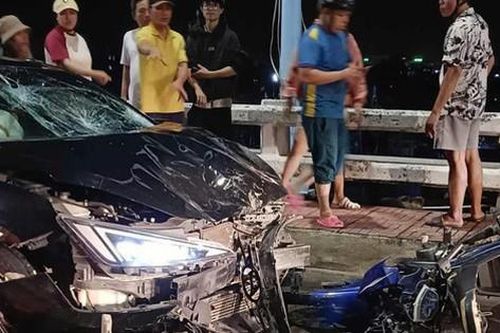 Thông tin mới nhất vụ ô tô tông 3 xe máy, 1 người rơi xuống sông