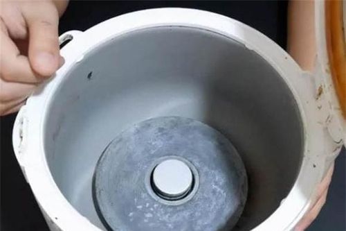 Mẹo hay với nồi cơm điện: Lau sạch 3 vị trí này, cơm chín nhanh, điện giảm đáng kể
