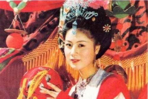 Nữ diễn viên đắt giá nhất 'Tây Du Ký 1986' được đạo diễn dùng máy bay đến đón, chỉ xuất hiện 3 phút nhưng khiến khán giả nhớ mãi