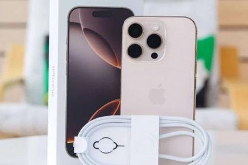 iPhone 16 Pro hiệu năng khủng giảm hấp dẫn giữa tháng 12, đe nẹt Galaxy S24 Ultra