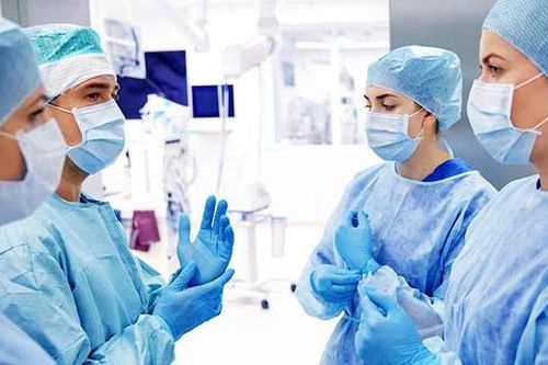 Những đột phá y học trong năm 2024: Thuốc kháng vi rút HIV, cấy ghép nội tạng heo cho người