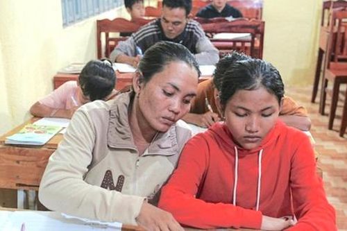 Học xóa mù chữ ở Bình Phước được hỗ trợ thế nào?