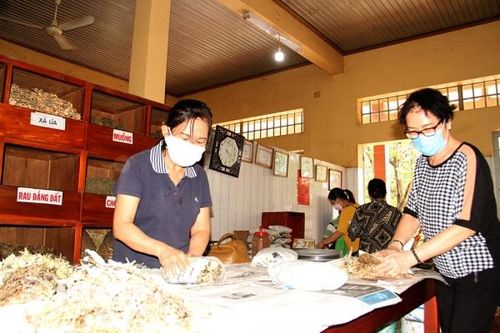 Hiệu quả từ những phòng thuốc Đông y miễn phí
