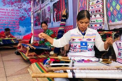 35 nghệ nhân dân tộc K'Ho, Mạ, M'Nông tham gia Ngày hội Văn hóa các dân tộc Việt Nam