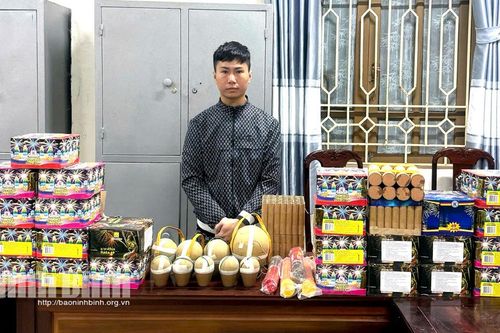 Công an huyện Kim Sơn bắt giữ đối tượng tàng trữ trái phép 53 kg pháo các loại