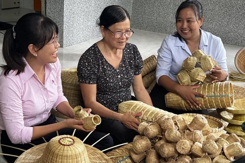 Chỉ thị 40-CT/TW: Sáng tình Đảng, ấm lòng dân (Bài 2)