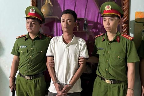 Bố bị phạt tù vì sai phạm trong quản lý đất đai, con trai 'nổ' lừa đảo làm sổ đỏ