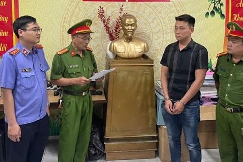Bắt tài xế ô tô đánh người ở trung tâm TP Hồ Chí Minh