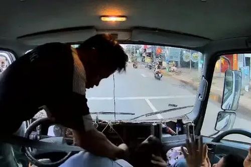 Điều tra vụ tài xế xe tải bị chặn đường đánh
