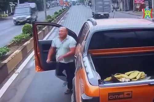 Liên tiếp xảy ra việc hành hung người khác khi đi đường