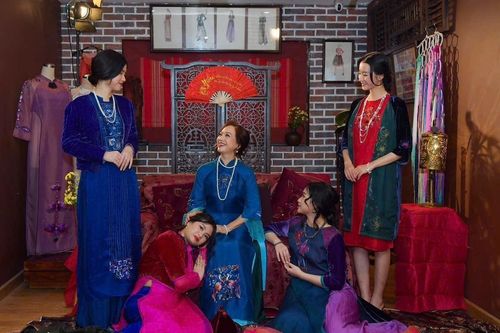 'Đường thêu của mẹ' – Hành trình kết nối văn hóa của nhà thiết kế Xuân Thu