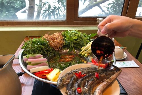 Cách nấu lẩu cá kèo chua cay đơn giản, ăn là ghiền