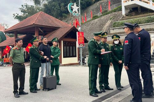 Trục xuất người đàn ông Trung Quốc nhập cảnh trái phép