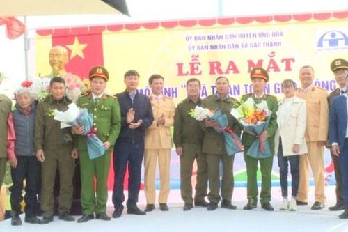 Huyện Ứng Hòa ra mắt mô hình 'Ngã tư an toàn giao thông'