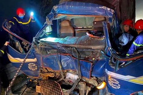 Va chạm trên cao tốc Hà Nội-Hải Phòng trong đêm, nam thanh niên tử vong