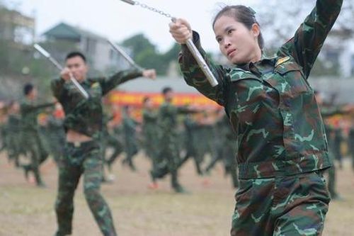 Những 'bông hồng gai' của đặc công Việt Nam luyện tập biểu diễn tại Triển lãm Quốc phòng