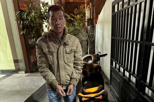 Kẻ trốn truy nã, tàng trữ 'hàng trắng' bị lực lượng 141 tóm gọn
