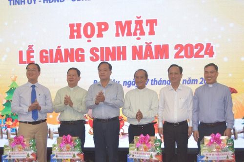 Bạc Liêu: Họp mặt Linh mục, Mục sư nhân dịp Lễ Giáng sinh năm 2024